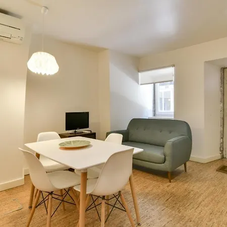 New With Easy Access In Traditional Area Apartman