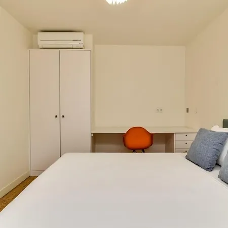 New With Easy Access In Traditional Area * Lisboa